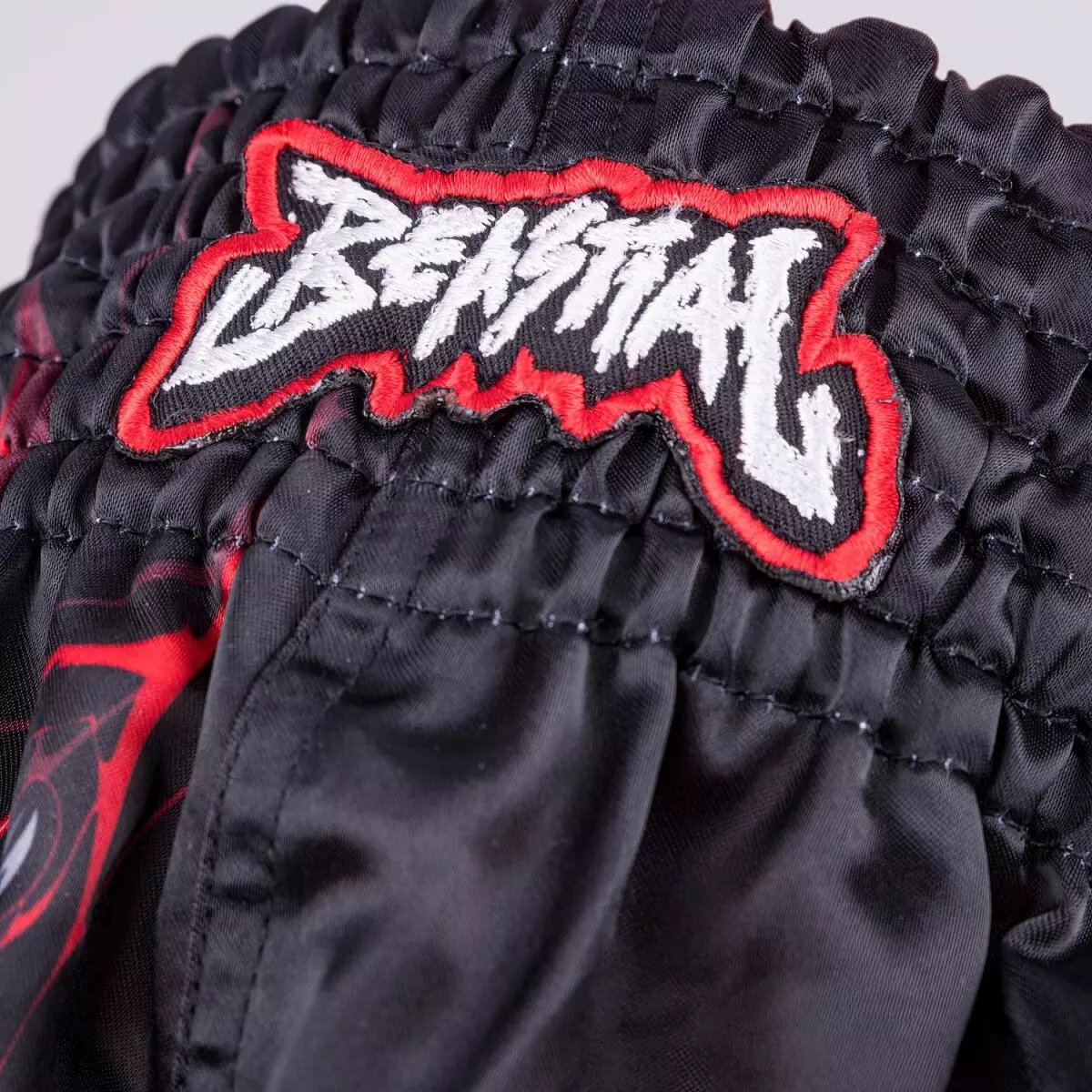 short-de-boxe-8-weapons-enfant-beatial-wolf-noir-rouge