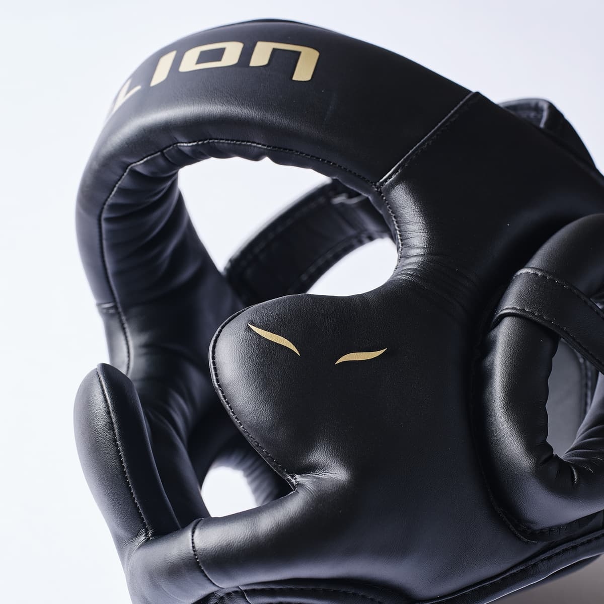 casque-boxe-elion-noir-or