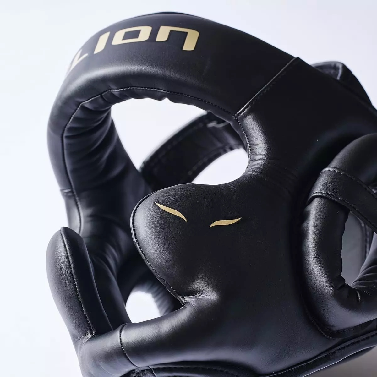 casque-boxe-elion-noir-or