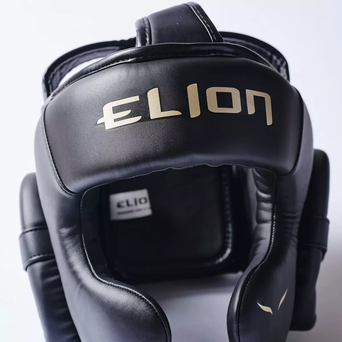 casque-boxe-elion-noir-et-or