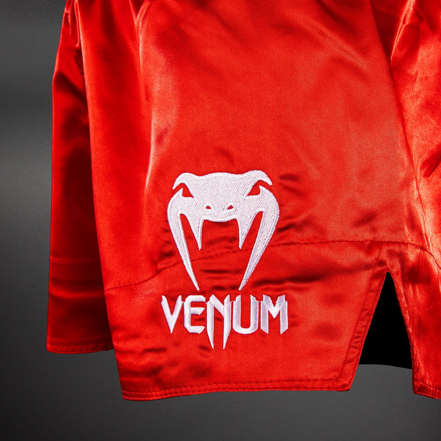 short-de-muay-thai-venum-classic-rouge