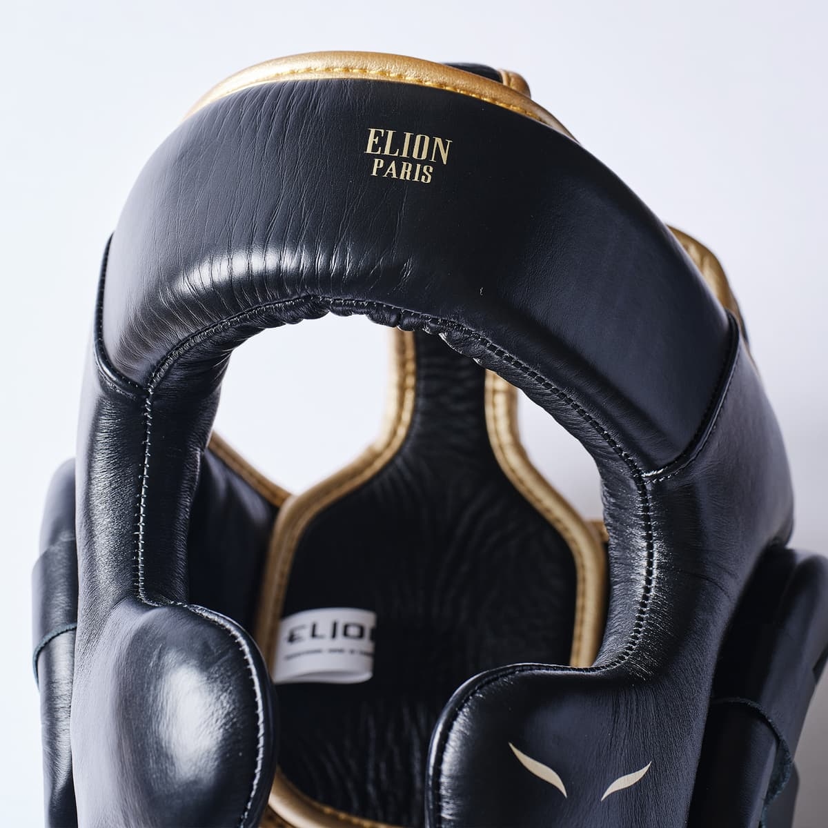 casque-de-boxe-elion-cuir-noir-or
