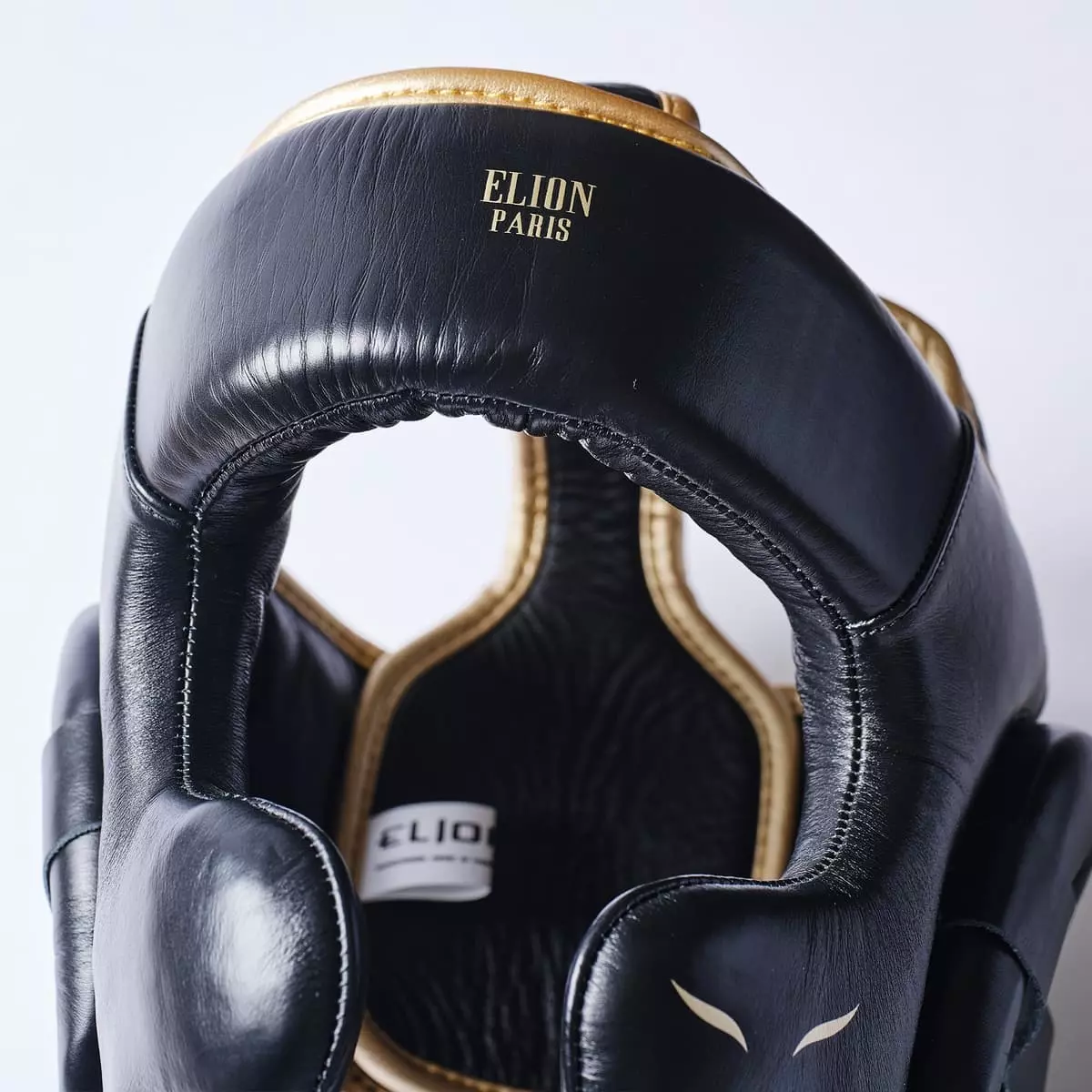 casque-de-boxe-elion-cuir-noir-or