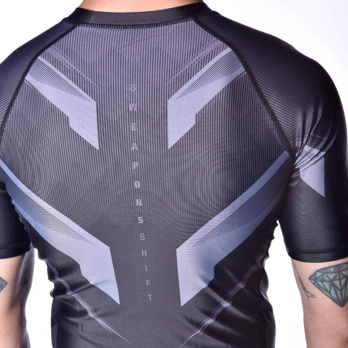 rashguard8-weapons-s-s-shift-noir