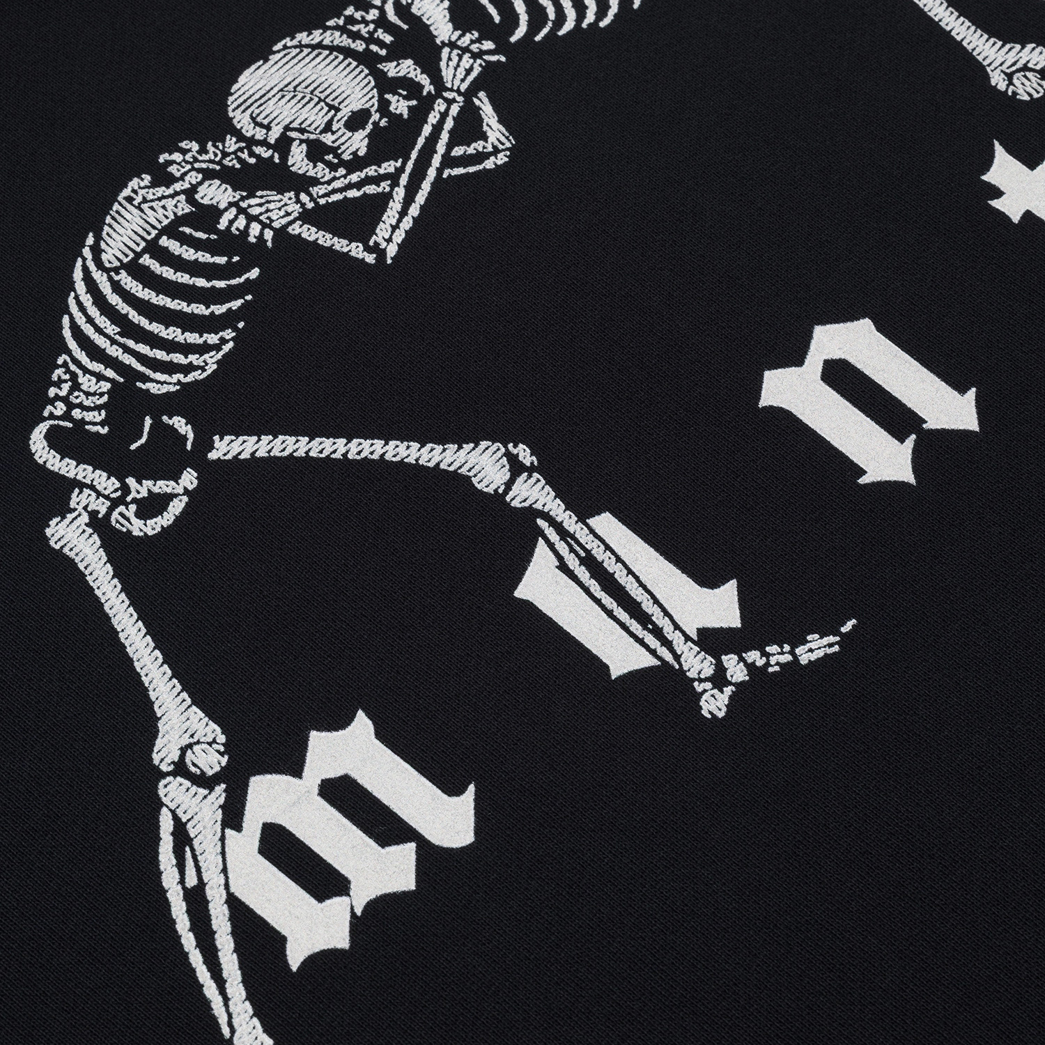 sweat-capuche-manto-bones-noir