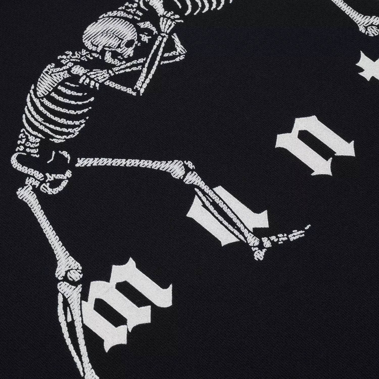 sweat-capuche-manto-bones-noir