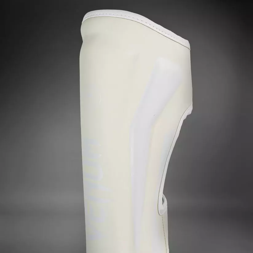 protege-tibias-pieds-venum-elite-blanc