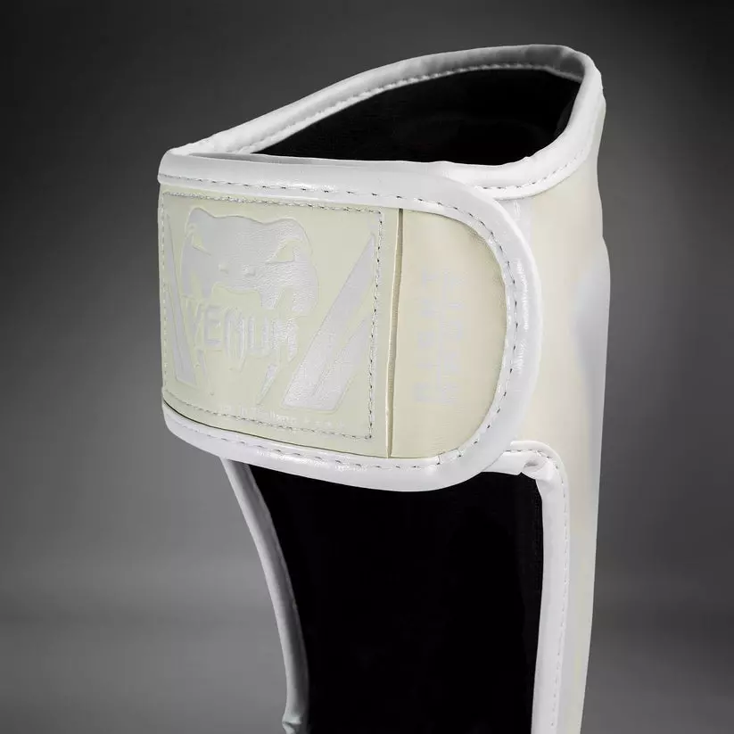 protege-tibia-pieds-venum-elite-blanc