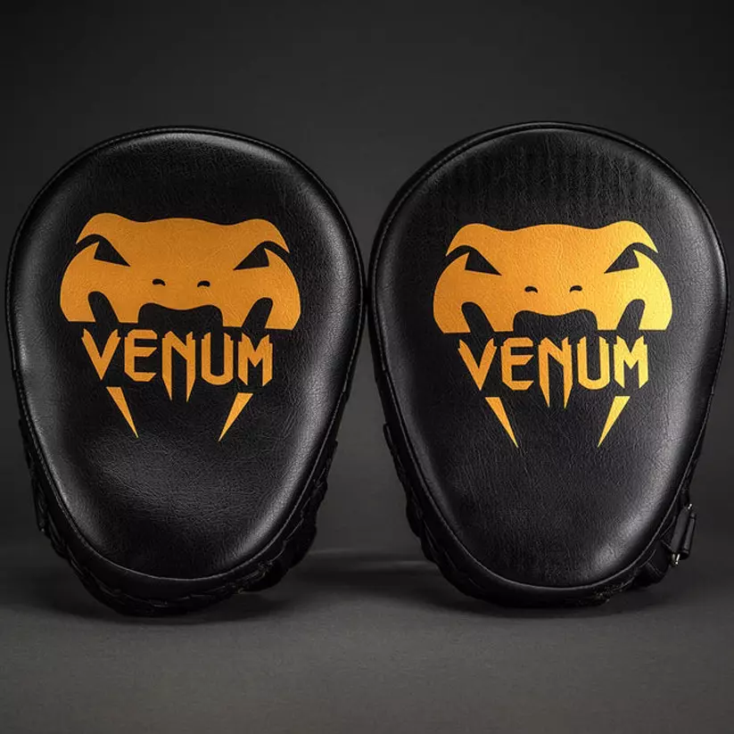 pattes-dours-venum-noir-or