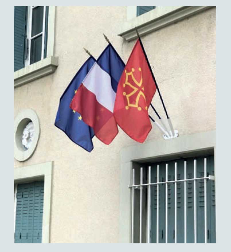 Drapeau anti-enroulement pour mairie