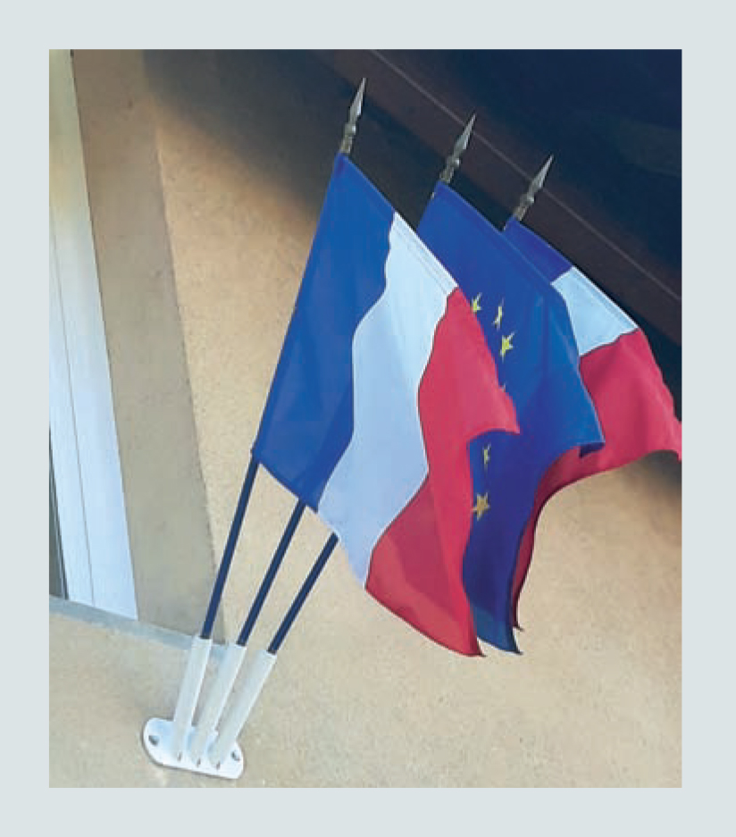 Drapeaux de façade pour mairie