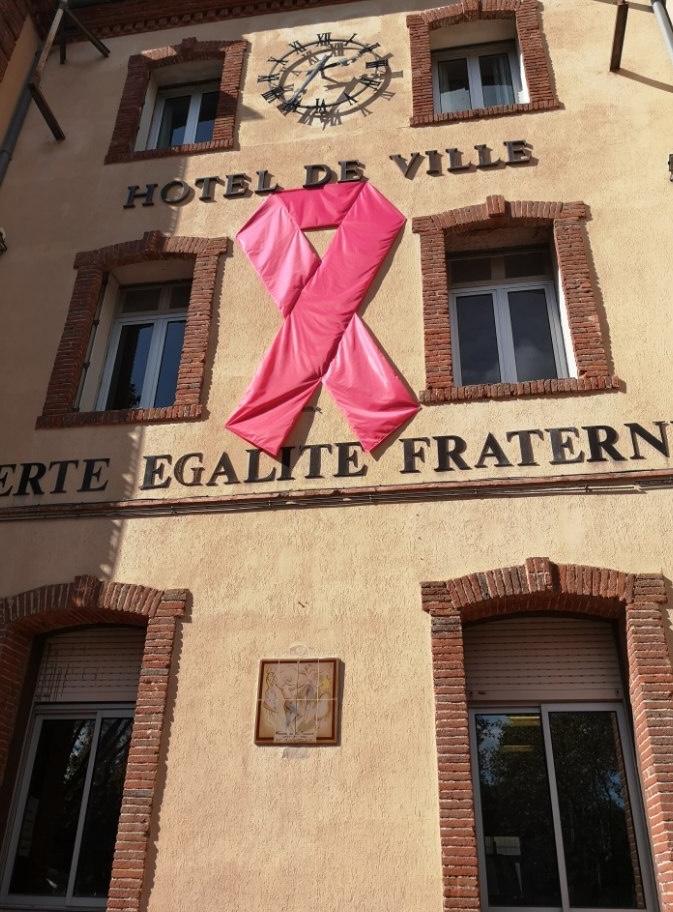 Ruban de façade Octobre Rose pas cher mairie