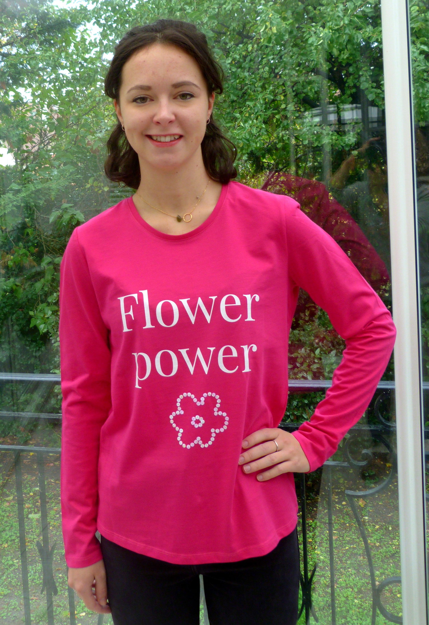 t-shirt femme fuchsia imprimé et brodé blanc