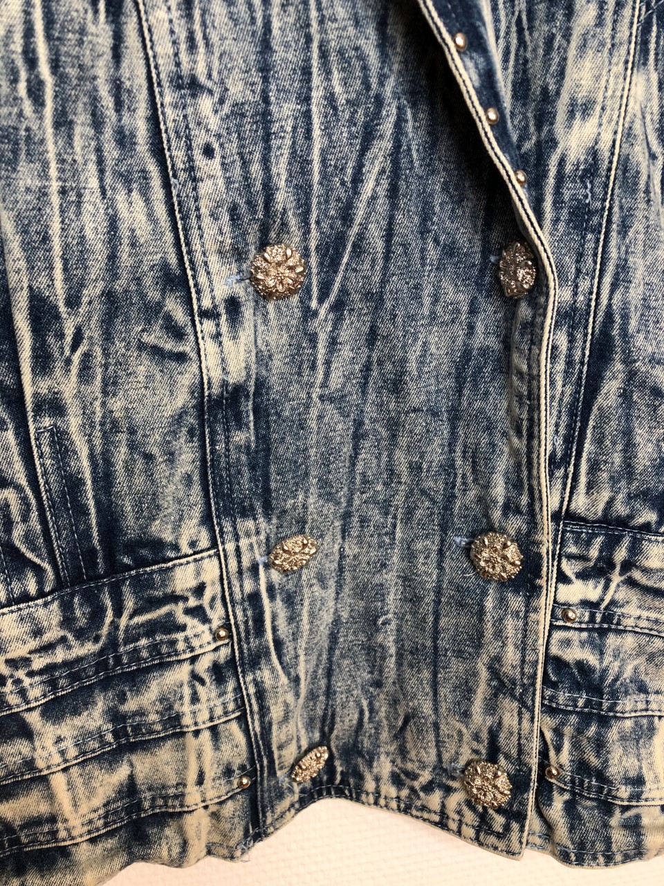 veste en jean bleached vintage détail