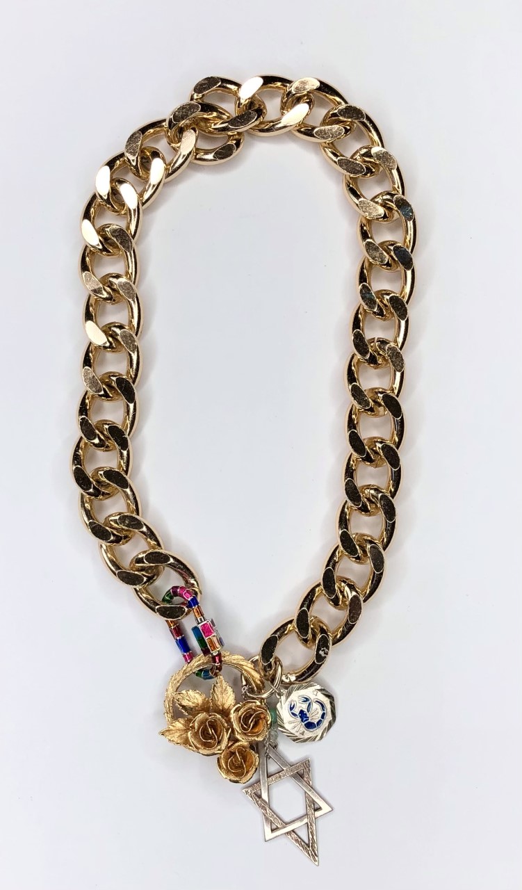 collier scorpion et rose