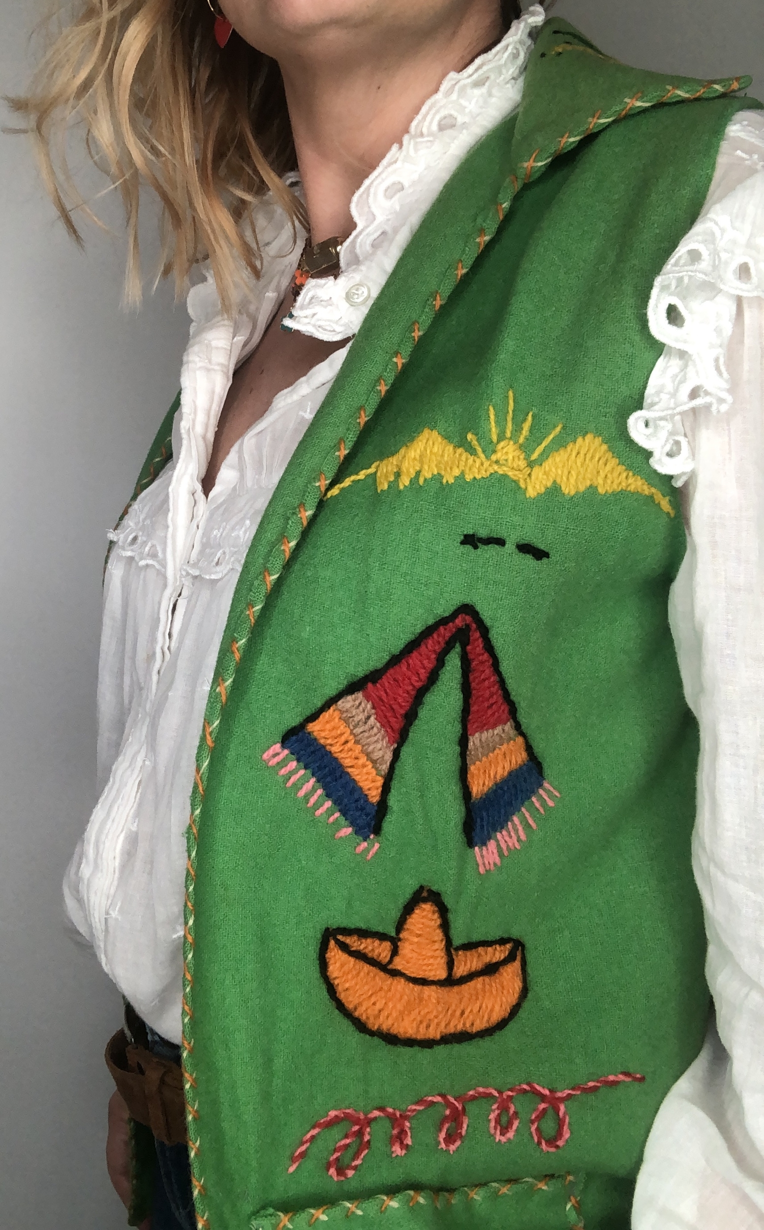 gilet mexicain brodé porté bis