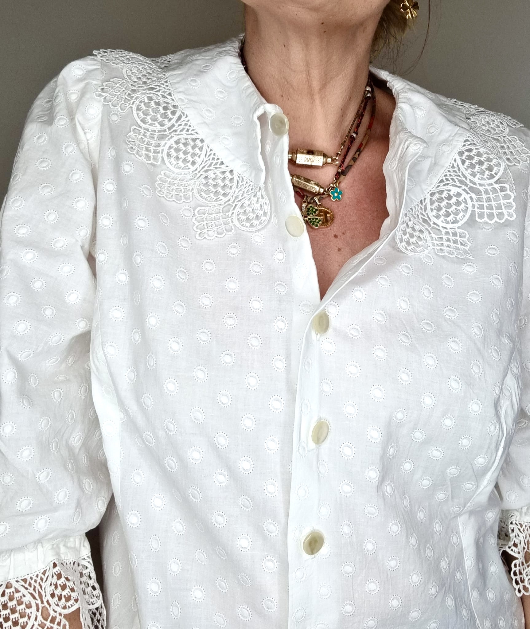 blouse romantique vintage portée détail 2