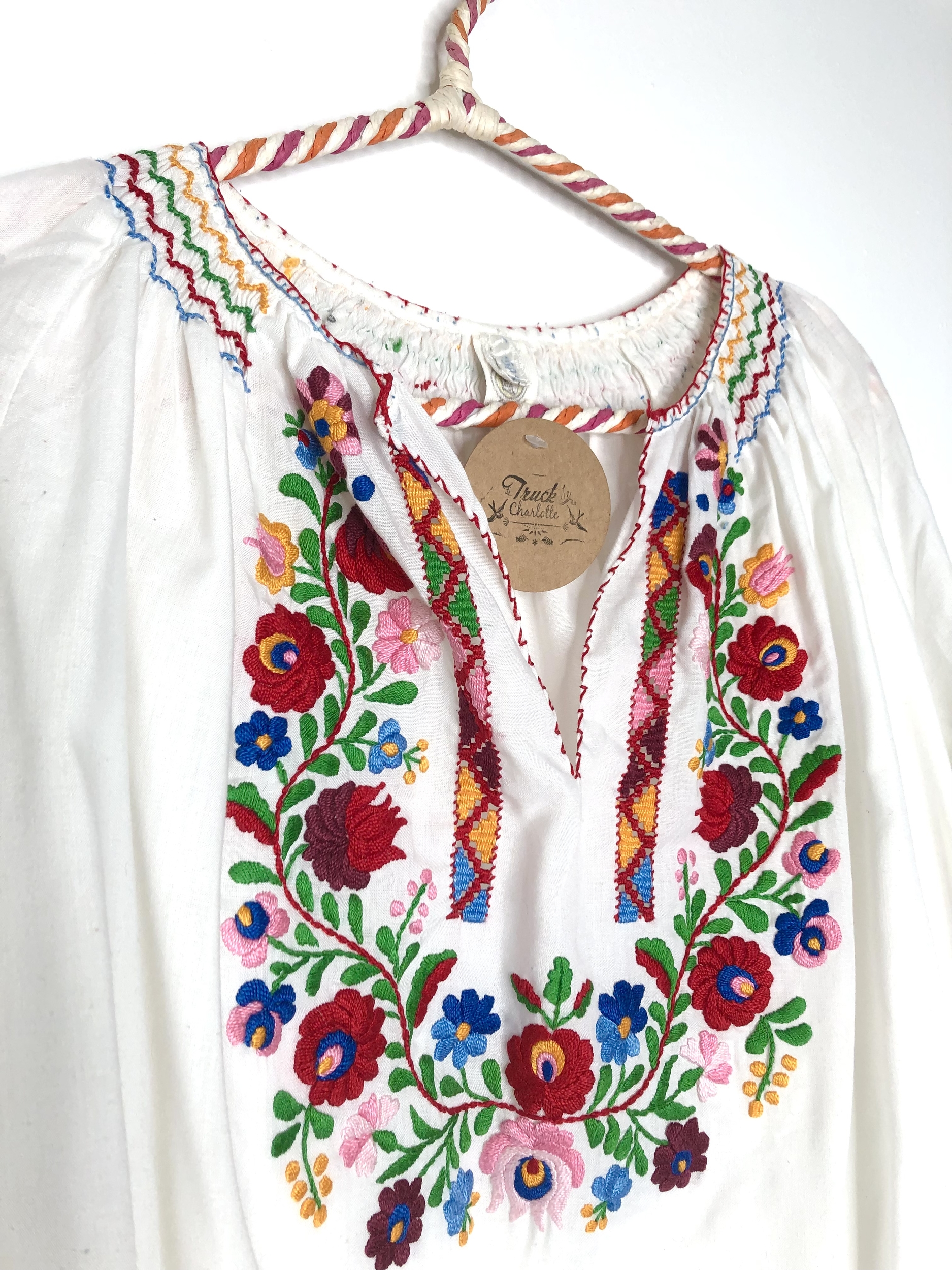 blouse brodée fleurs vintage 70s détails