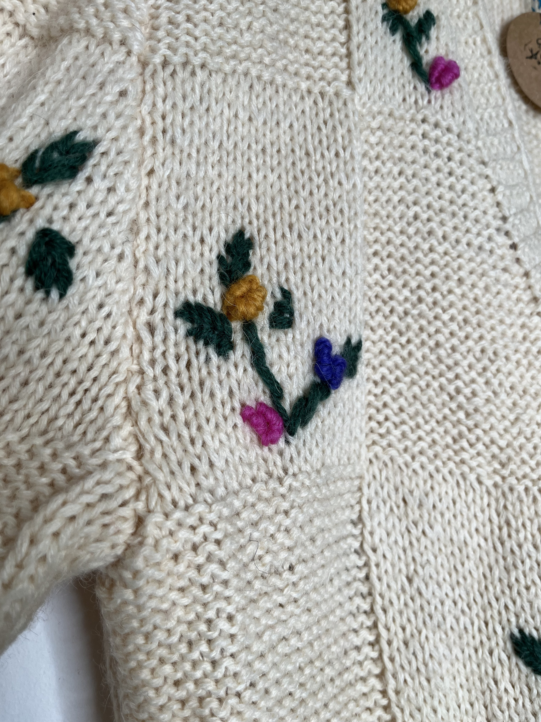 gilet vintage fleurs détail laine