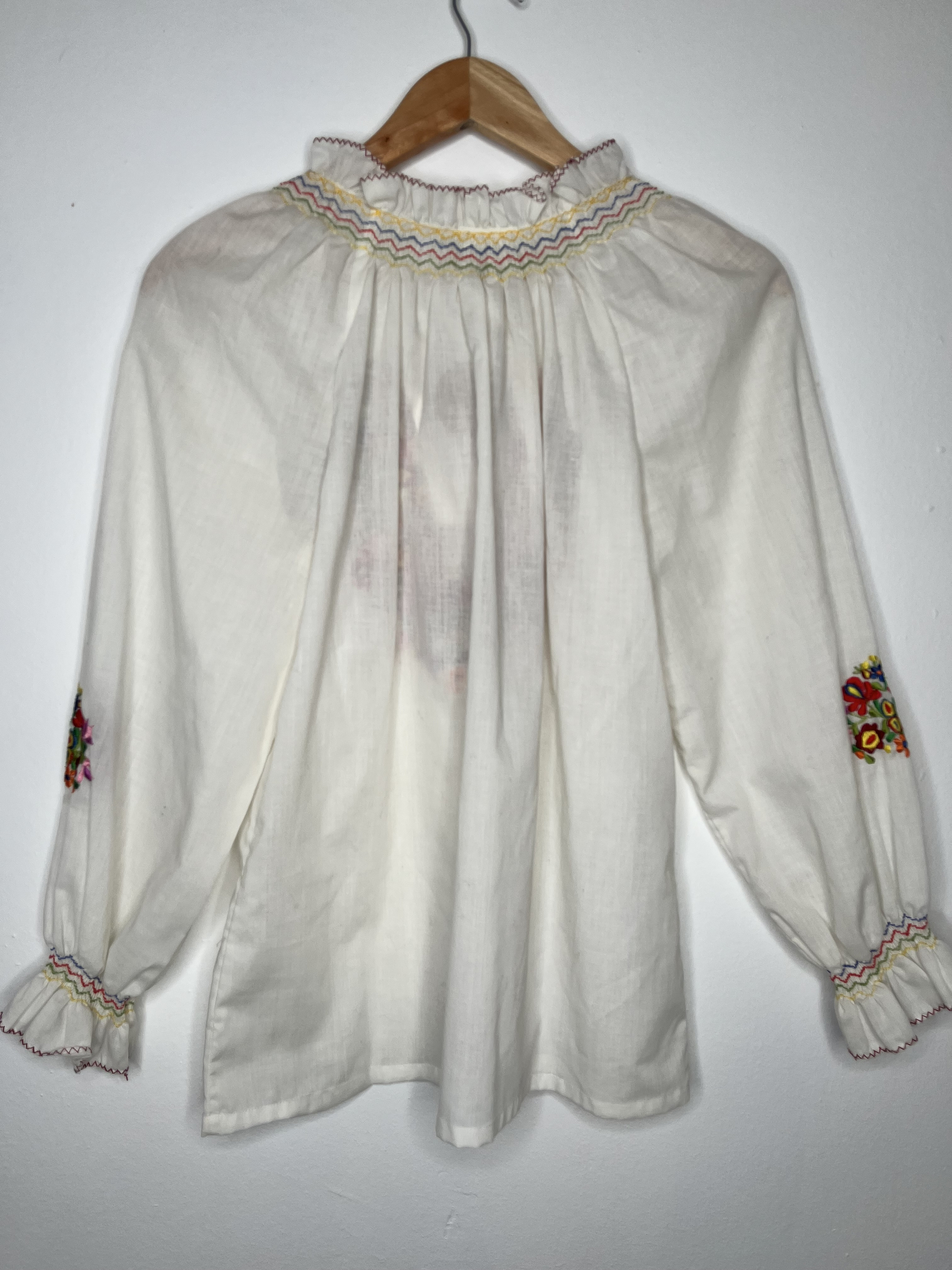 blouse roumaine brodée vintage dos