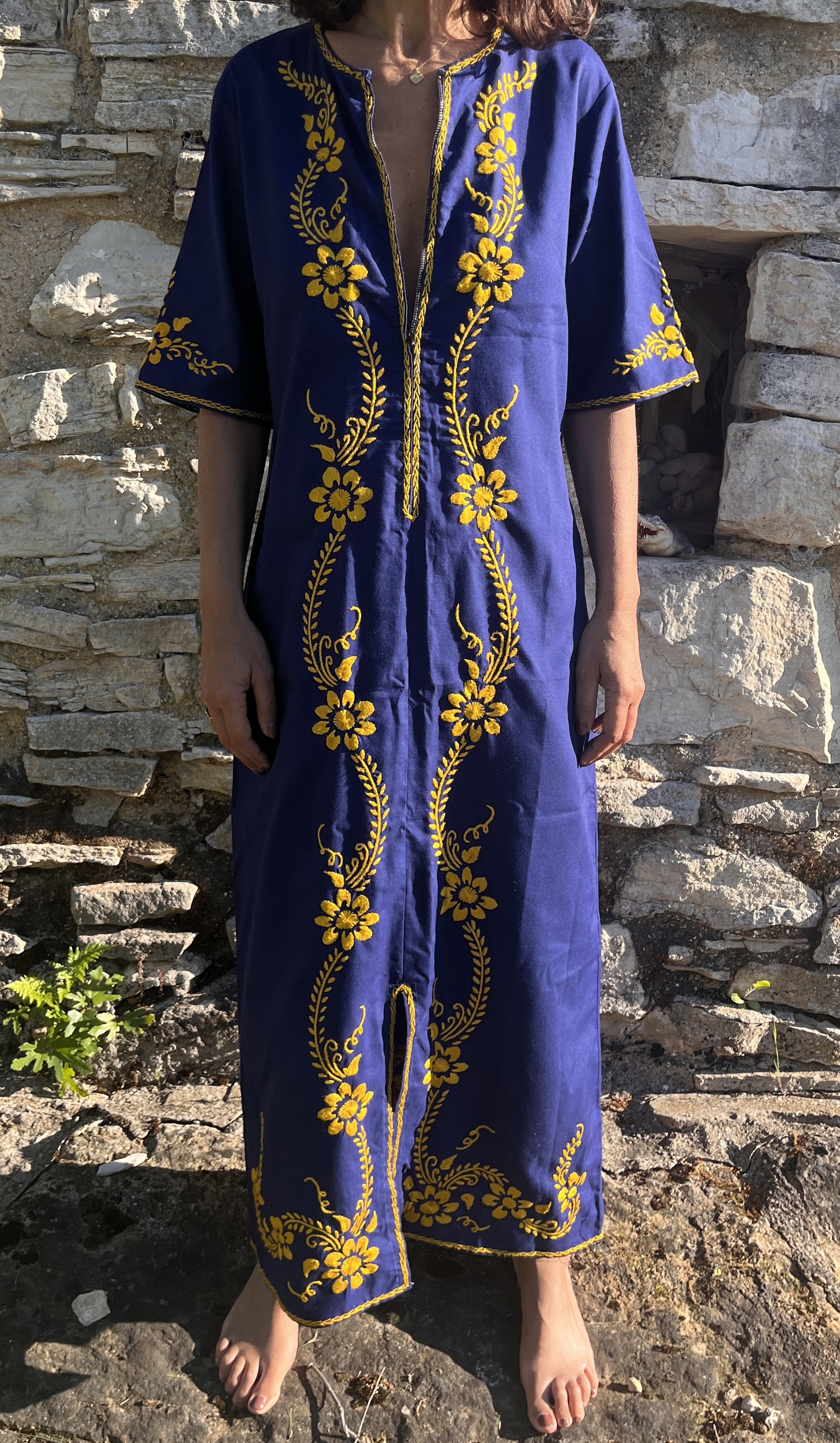 robe vintage brodée 70 face