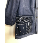 veste bleu de travail bandana bleu marine détail