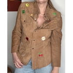 Chemise daim brodée claire portée