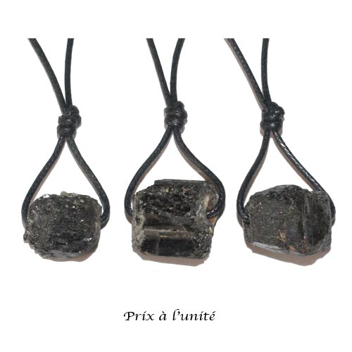 7786-pendentif-tourmaline-noire-brute-avec-cordon