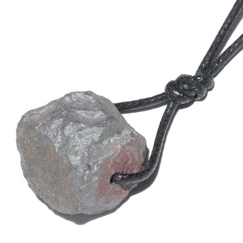 7764-pendentif-hematite-brute-avec-cordon