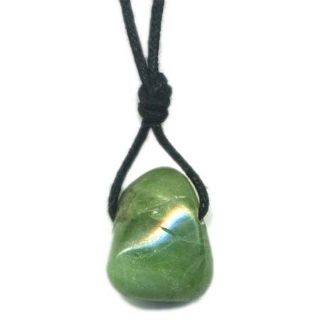 6261-pendentif-peridot-olivine-avec-cordon
