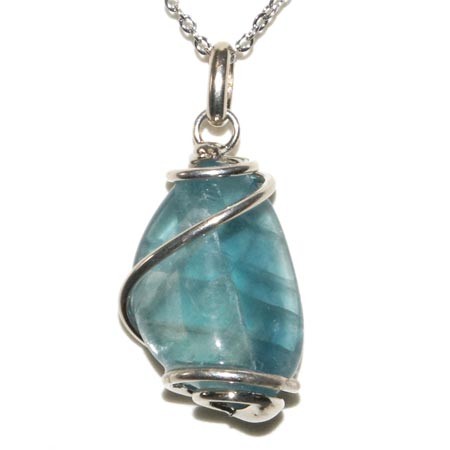 5345-apatite-verte-en-pendentif-stone-style