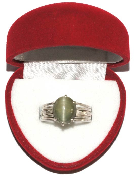 3950-bague-femme-bakara-petite-tourmaline-grise-oeil-de-chat-argent-sous-coffret