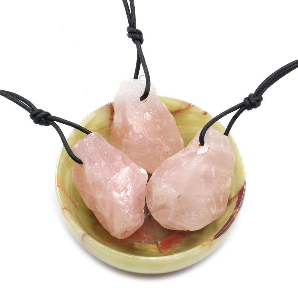 Pendentif-quartz-rose-brute-XL-avec-cordon-2