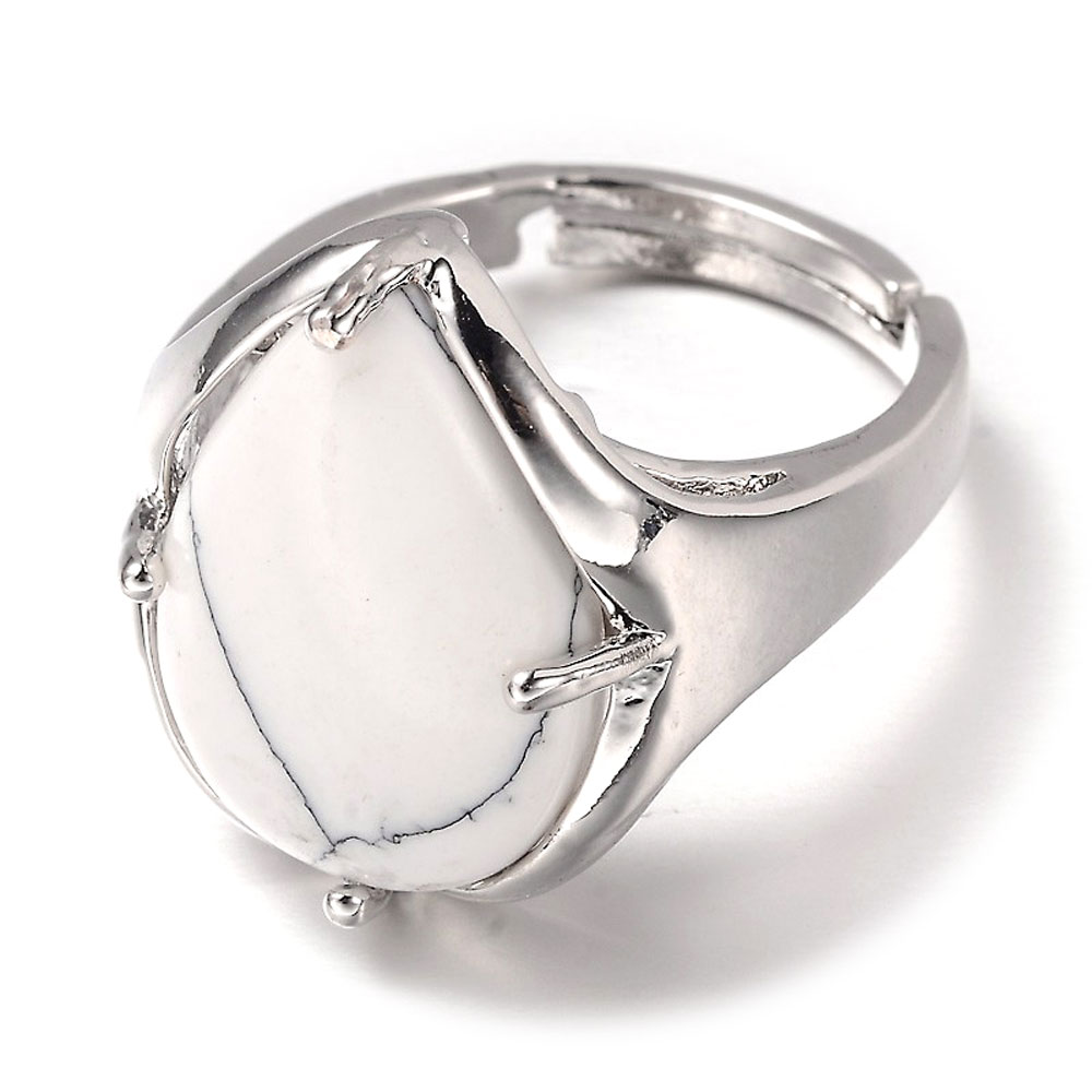 Bague-en-howlite-blanche-cabochon-design-1