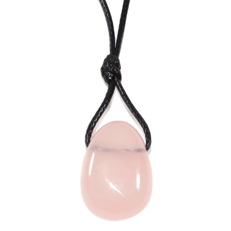 Pendentif-quartz-rose-avec-cordon-1