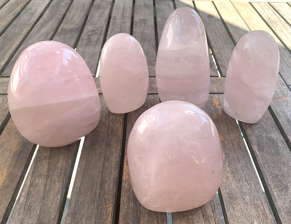 Pièce-unique-Quartz-rose-EXTRA-polie,-en-bloc,-forme-libre,-à-poser-1,16Kg-3