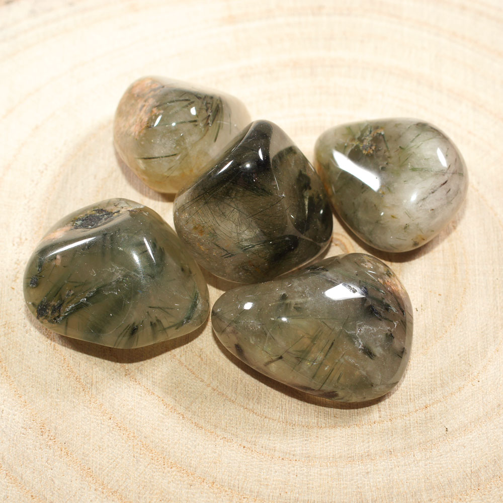 Qurta-actinolite-pierre-roulée-2