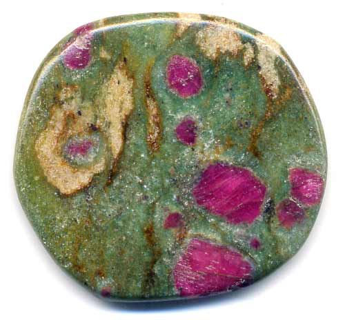 61 mini pierre plate en rubis sur fuschite