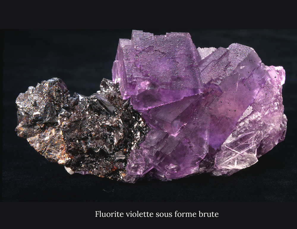fluorine violette sous forme brute