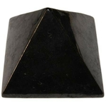 6137-pyramide-en-shungite-plus-ou-moins-70-x-70-mm