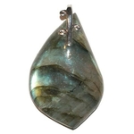 4642-labradorite-en-pendentif-cabochon-forme-libre