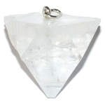 4471-pendentif-apophyllite-blanche-cristal-brute-extra