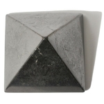 3758-pyramide-en-shungite-plus-ou-moins-40-x-40-mm