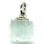 4689-pendentif-aigue-marine-cristal-brut-pierre-rare