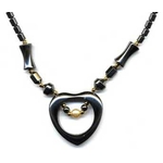 1876-collier-hematite-coeur-avec-perle-naturelle