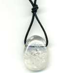 5731-pendentif-cristal-de-roche-avec-cordon