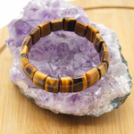 Bracelet-Demi-lune-en-Oeil-de-tigre--3