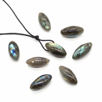 Pendentif-labradorite-forme-olive-avec-cordon2