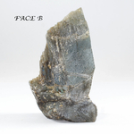 Pièce-unique-Labradorite-1-face-polie-en-bloc-brut-forme-libre-à-poser-de-180g-3