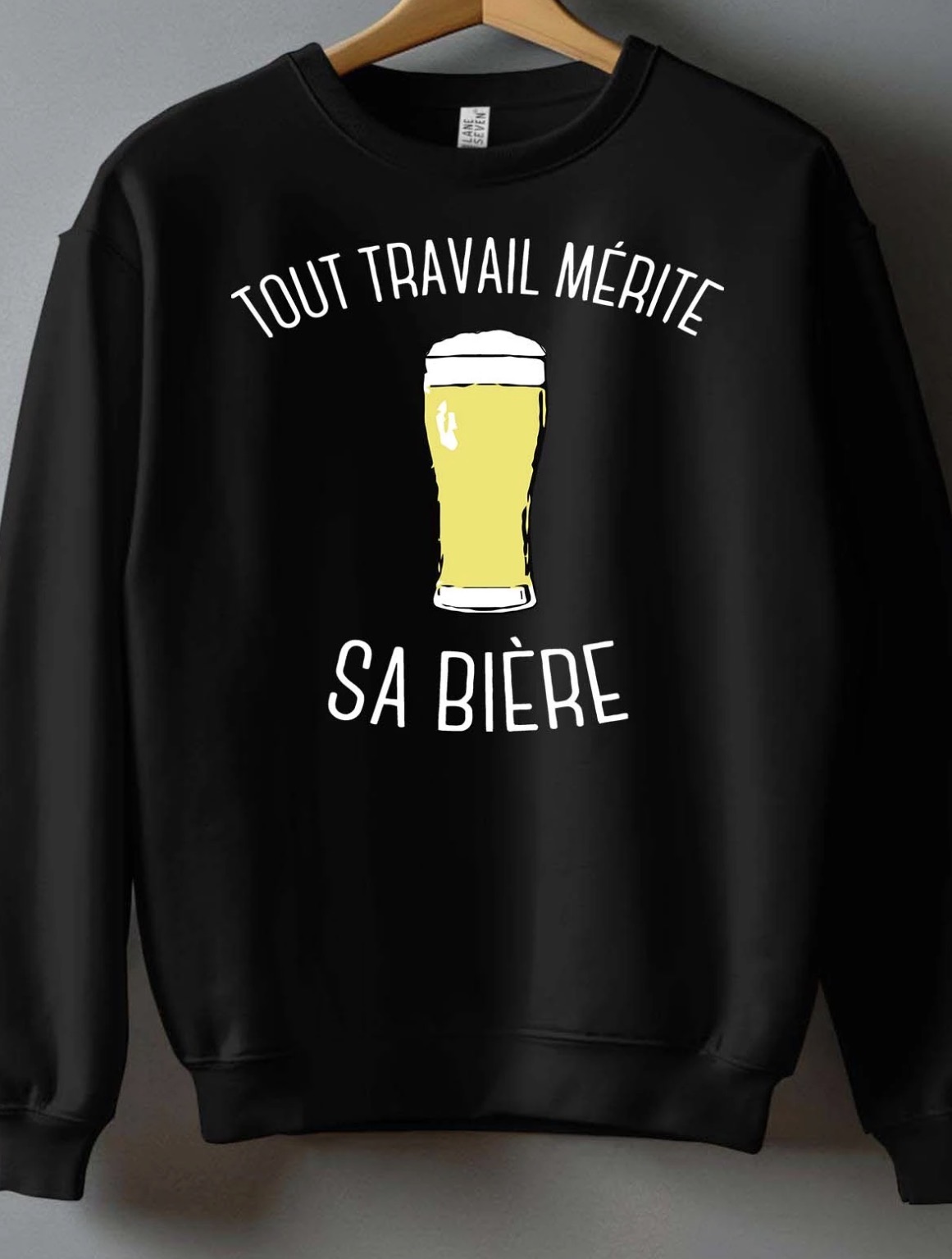 Sweat humouristique noir - Tout travail mérite sa bière T.M